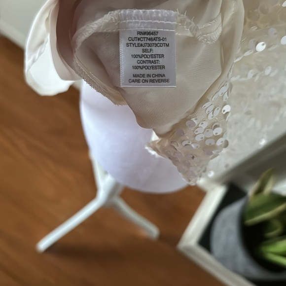 Love on a hanger sequin top - Picture 3 of 4